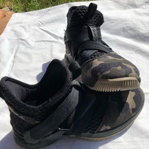 4Y Labron 12 Soldier